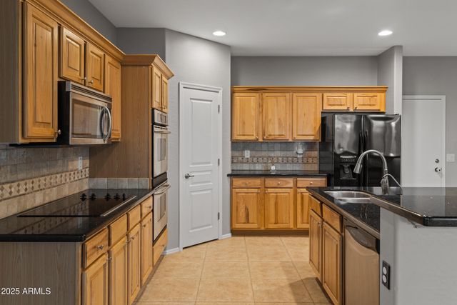 2104 E OAKLAND Street, Chandler, AZ 85225