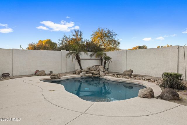 2104 E OAKLAND Street, Chandler, AZ 85225