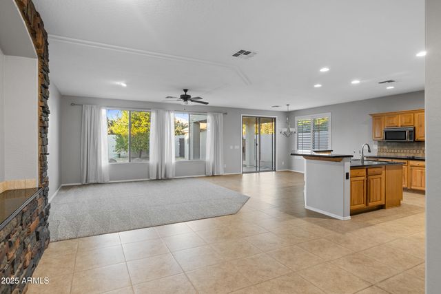 2104 E OAKLAND Street, Chandler, AZ 85225