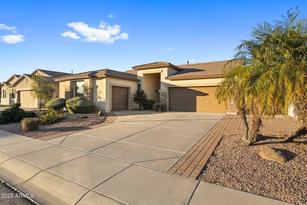 2104 E OAKLAND Street, Chandler, AZ 85225