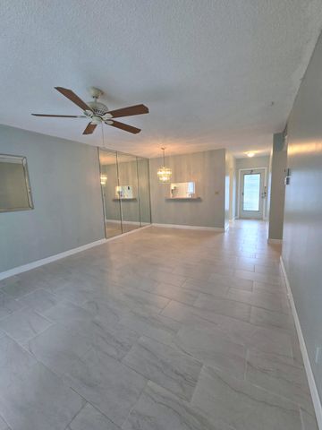 5071 W OAKLAND PARK Boulevard 109, Lauderdale Lakes, FL 33313