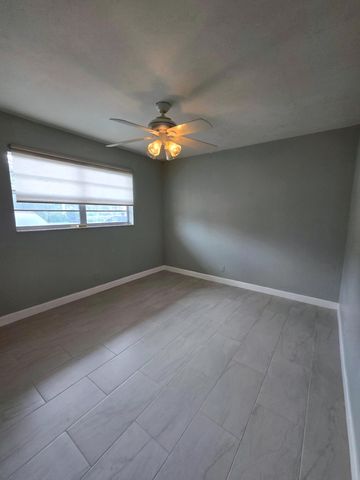 5071 W OAKLAND PARK Boulevard 109, Lauderdale Lakes, FL 33313