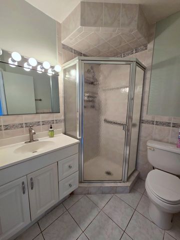 5071 W OAKLAND PARK Boulevard 109, Lauderdale Lakes, FL 33313