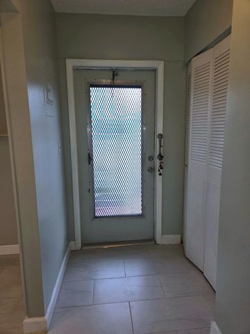5071 W OAKLAND PARK Boulevard 109, Lauderdale Lakes, FL 33313