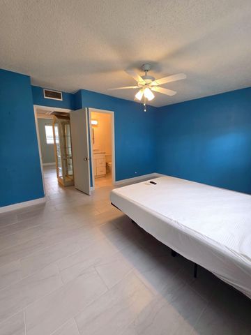 5071 W OAKLAND PARK Boulevard 109, Lauderdale Lakes, FL 33313