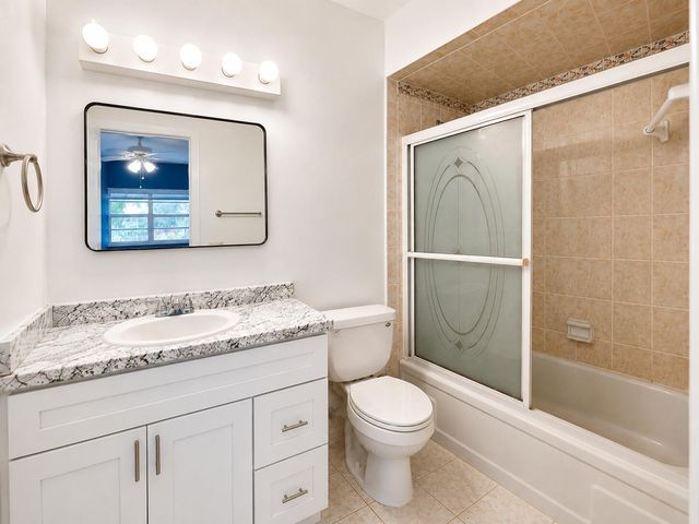 5071 W OAKLAND PARK Boulevard 109, Lauderdale Lakes, FL 33313