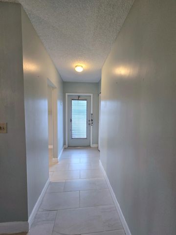 5071 W OAKLAND PARK Boulevard 109, Lauderdale Lakes, FL 33313