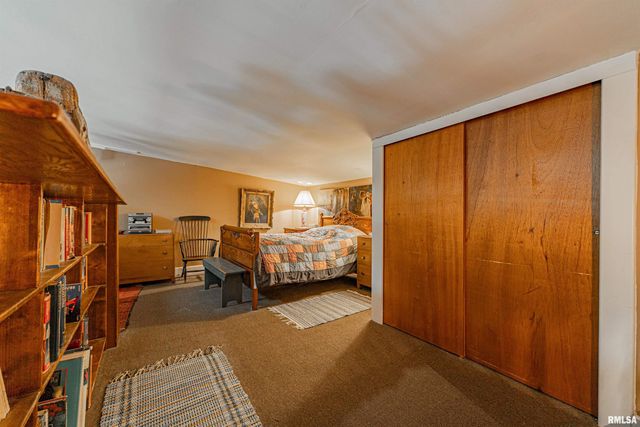 100-102 Governor Oglesby Street, Elkhart, IL 62634