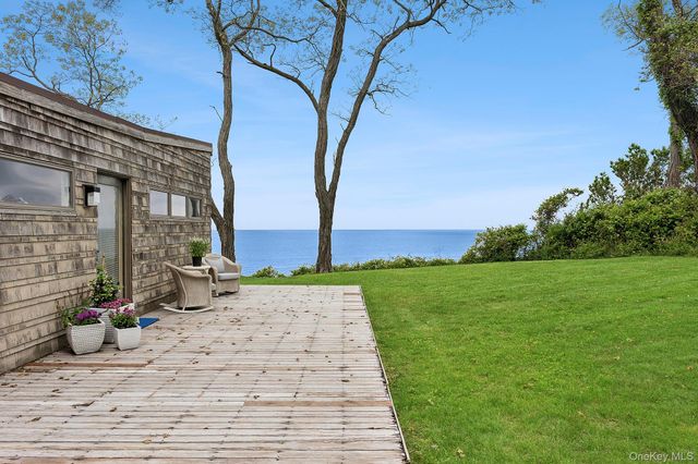 31059 County Road 48, Peconic, NY 11958