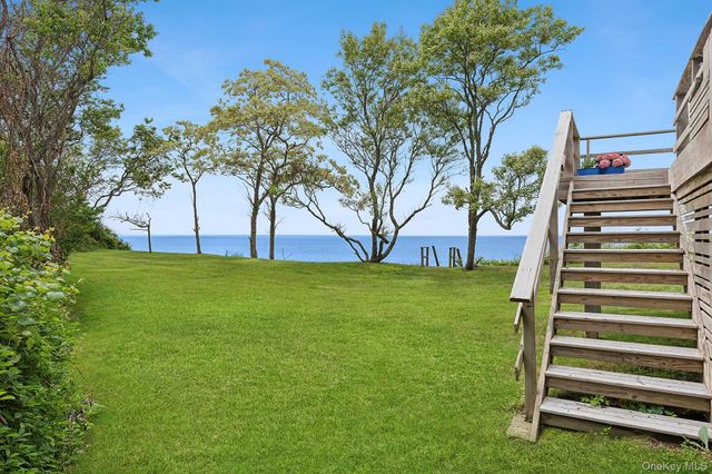 31059 County Road 48, Peconic, NY 11958