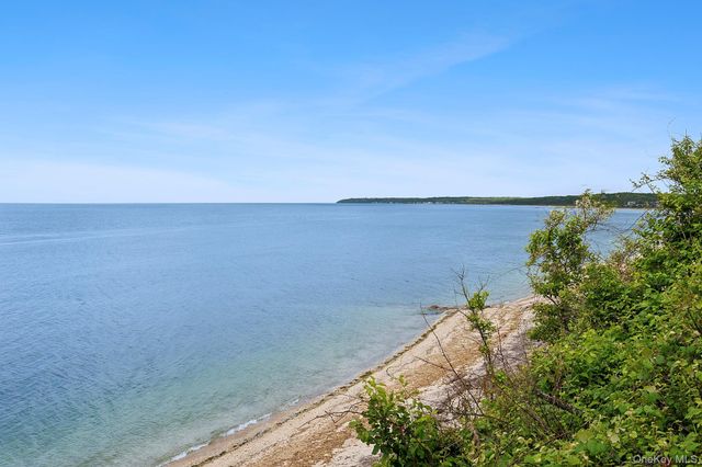 31059 County Road 48, Peconic, NY 11958