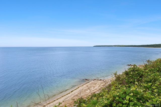 31059 County Road 48, Peconic, NY 11958