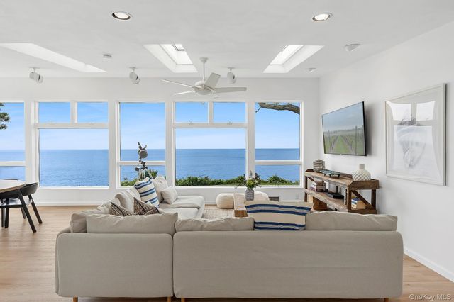 31059 County Road 48, Peconic, NY 11958