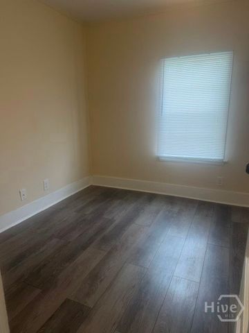 2119 Paige Avenue, Savannah, GA 31405