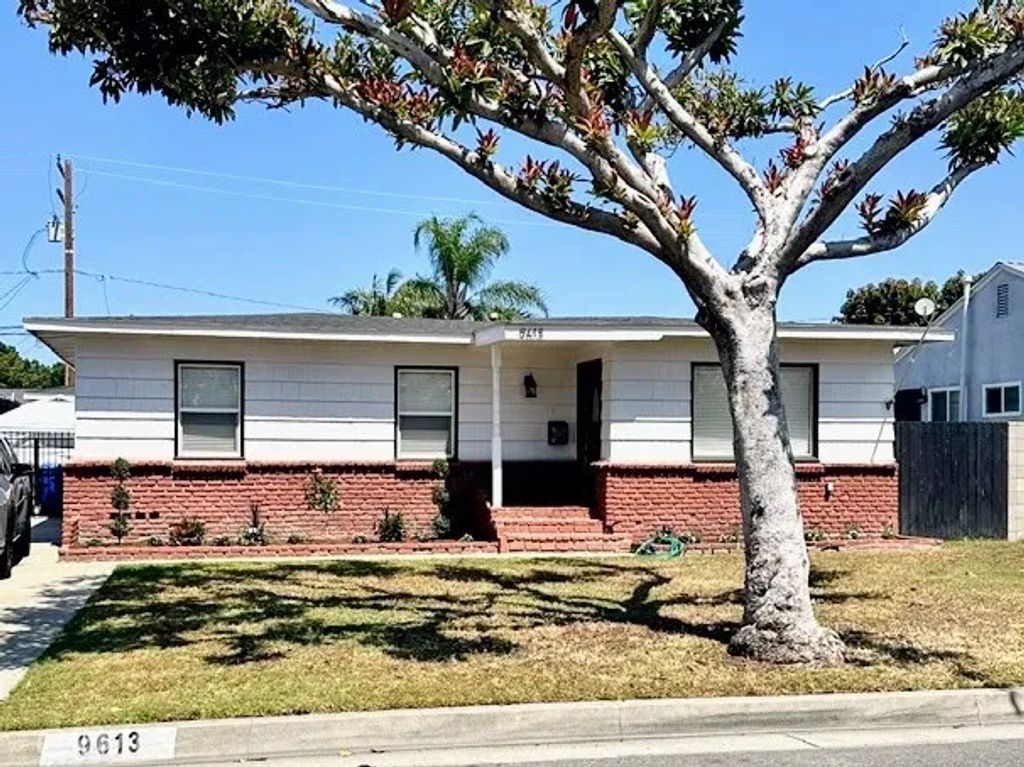 9613 Brock, Downey, CA 90240