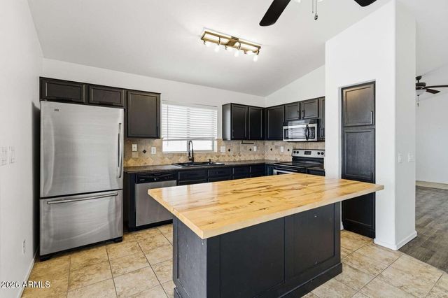 23742 N WILDERNESS Way, Florence, AZ 85132