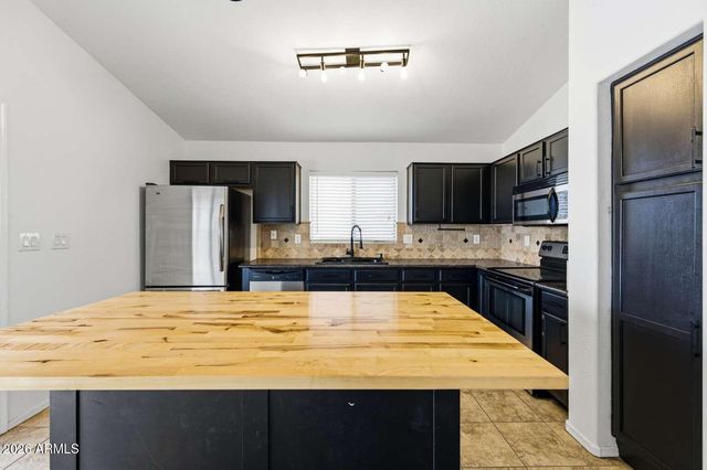 23742 N WILDERNESS Way, Florence, AZ 85132