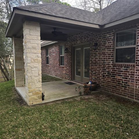 330 N Royale Greens Drive, Coldspring, TX 77331