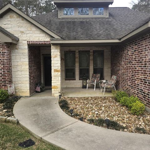 330 N Royale Greens Drive, Coldspring, TX 77331