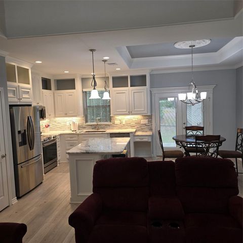 330 N Royale Greens Drive, Coldspring, TX 77331