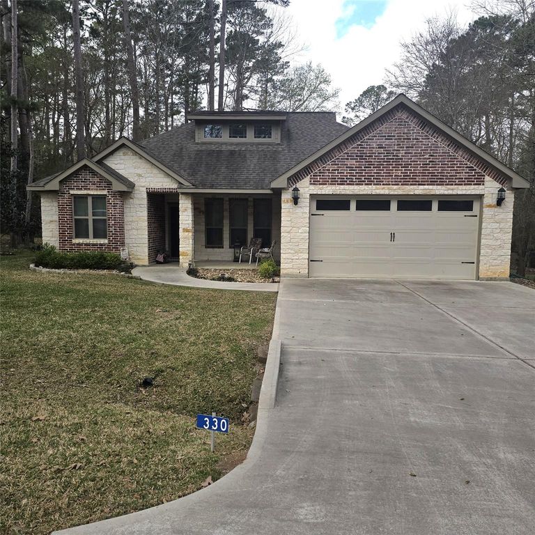 330 N Royale Greens Drive, Coldspring, TX 77331