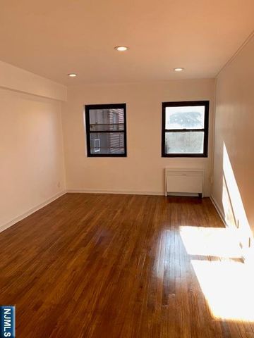 3071 Edwin Avenue 3E, Fort Lee, NJ 07024