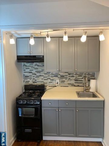 3071 Edwin Avenue 3E, Fort Lee, NJ 07024