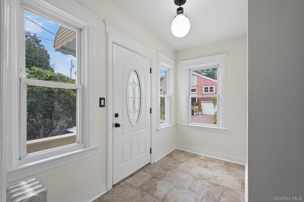 10 Lattin Drive, Yonkers, NY 10705 — photo 4