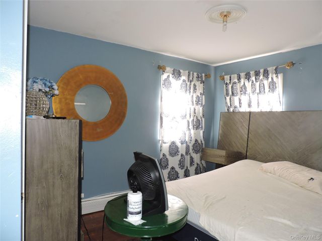 18 Leach Street, Lynbrook, NY 11563