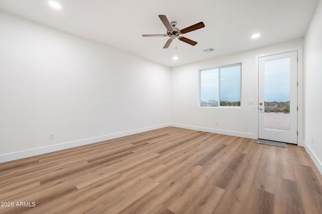 1912 W BROOKE Lane W, San Tan Valley, AZ 85144