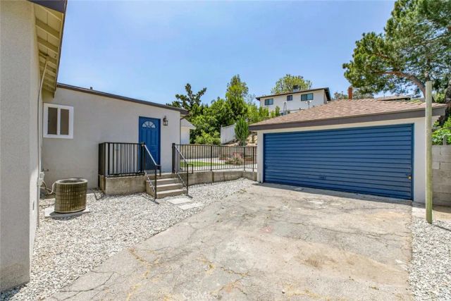 10347 Newhome Avenue, Sunland, CA 91040