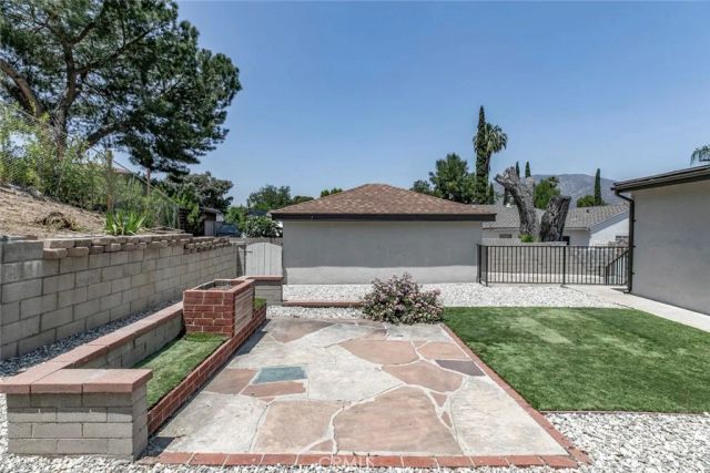 10347 Newhome Avenue, Sunland, CA 91040
