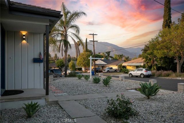 10347 Newhome Avenue, Sunland, CA 91040
