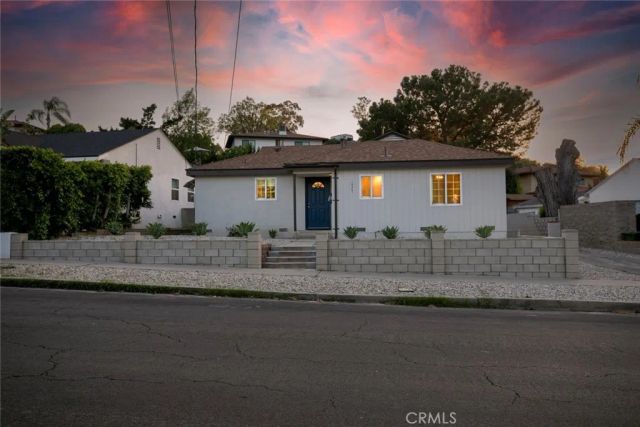 10347 Newhome Avenue, Sunland, CA 91040