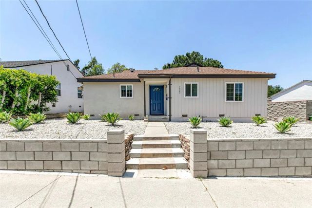 10347 Newhome Avenue, Sunland, CA 91040
