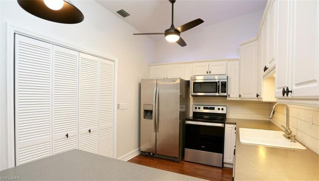 1046 Oak Forest DR, Naples, FL 34104