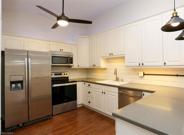 1046 Oak Forest DR, Naples, FL 34104