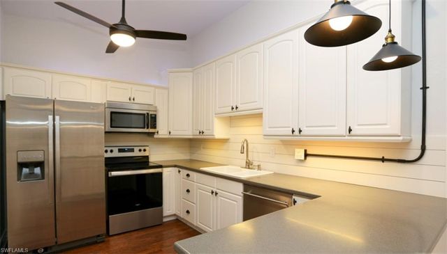 1046 Oak Forest DR, Naples, FL 34104