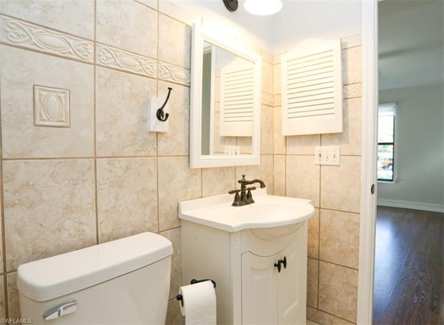 1046 Oak Forest DR, Naples, FL 34104