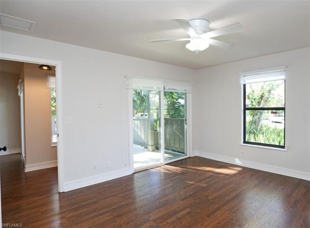 1046 Oak Forest DR, Naples, FL 34104