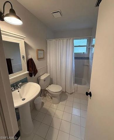 1046 Oak Forest DR, Naples, FL 34104