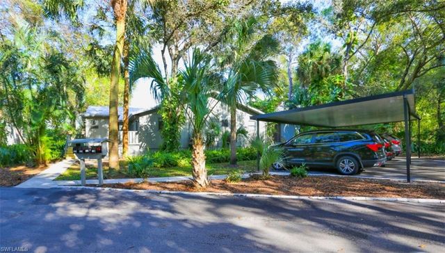 1046 Oak Forest DR, Naples, FL 34104