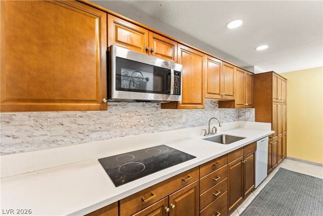 750 South Royal Crest Circle 312, Las Vegas, NV 89169