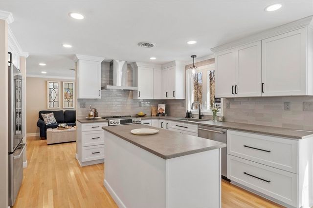 2 Greybirch Road, Andover, MA 01810