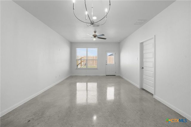 643 Pacific Crest Trail, Copperas Cove, TX 76522