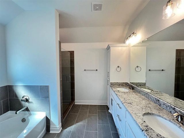 806 Greyson Lane, Greenville, TX 75402