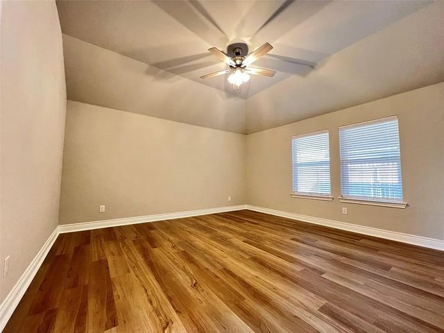 806 Greyson Lane, Greenville, TX 75402