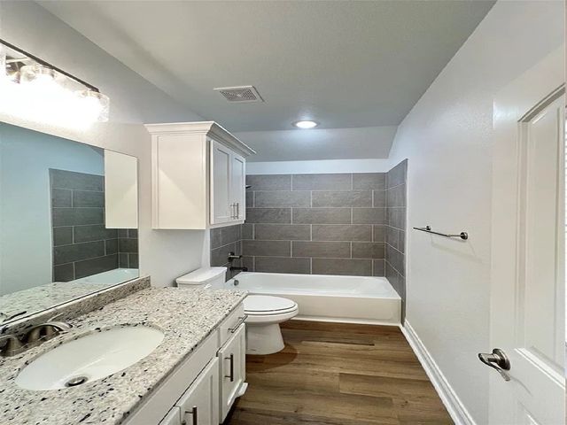 806 Greyson Lane, Greenville, TX 75402