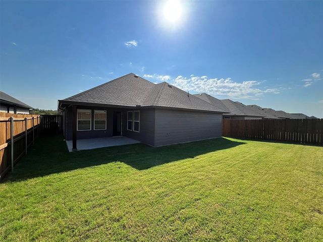 806 Greyson Lane, Greenville, TX 75402