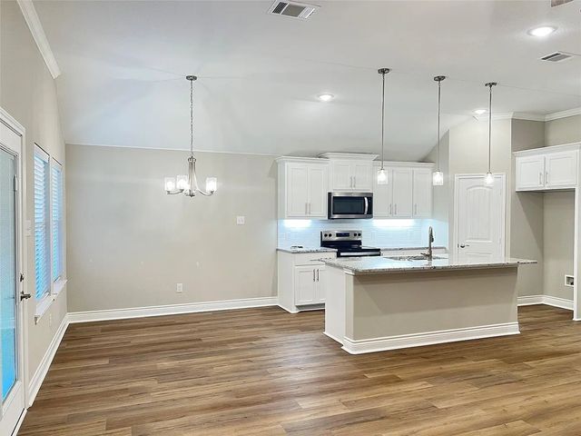 806 Greyson Lane, Greenville, TX 75402